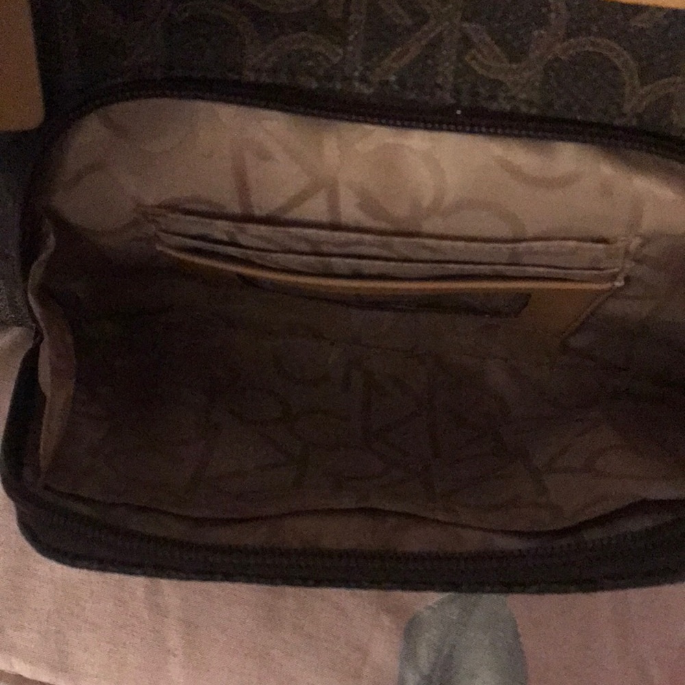 Calvin Klein Crossbody purse - Picture 2 of 4